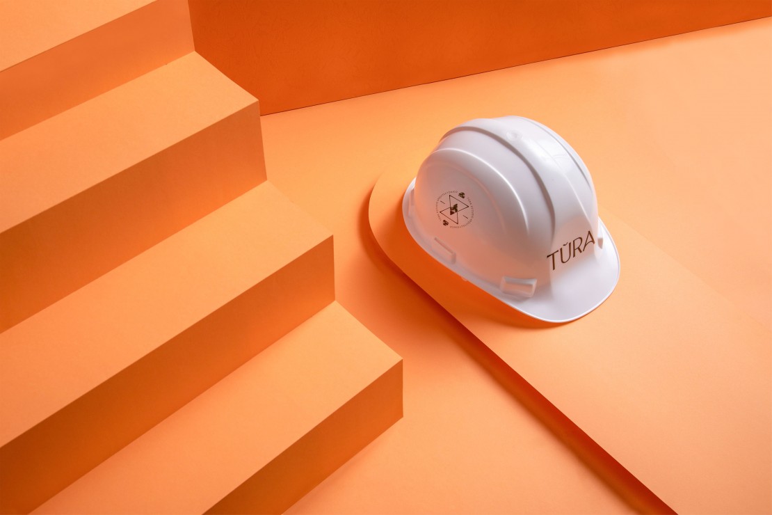 TURA_18 Mantra Branding Casco